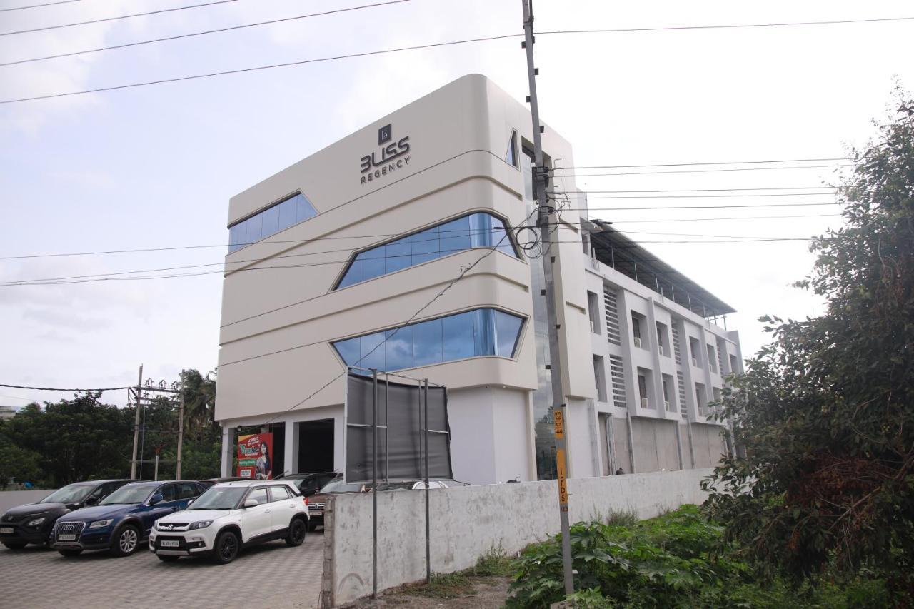 Bliss Regency Business Hotel Palakkad Buitenkant foto