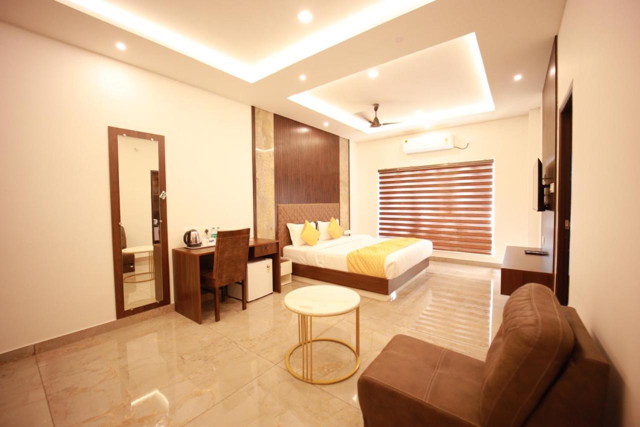 Bliss Regency Business Hotel Palakkad Buitenkant foto