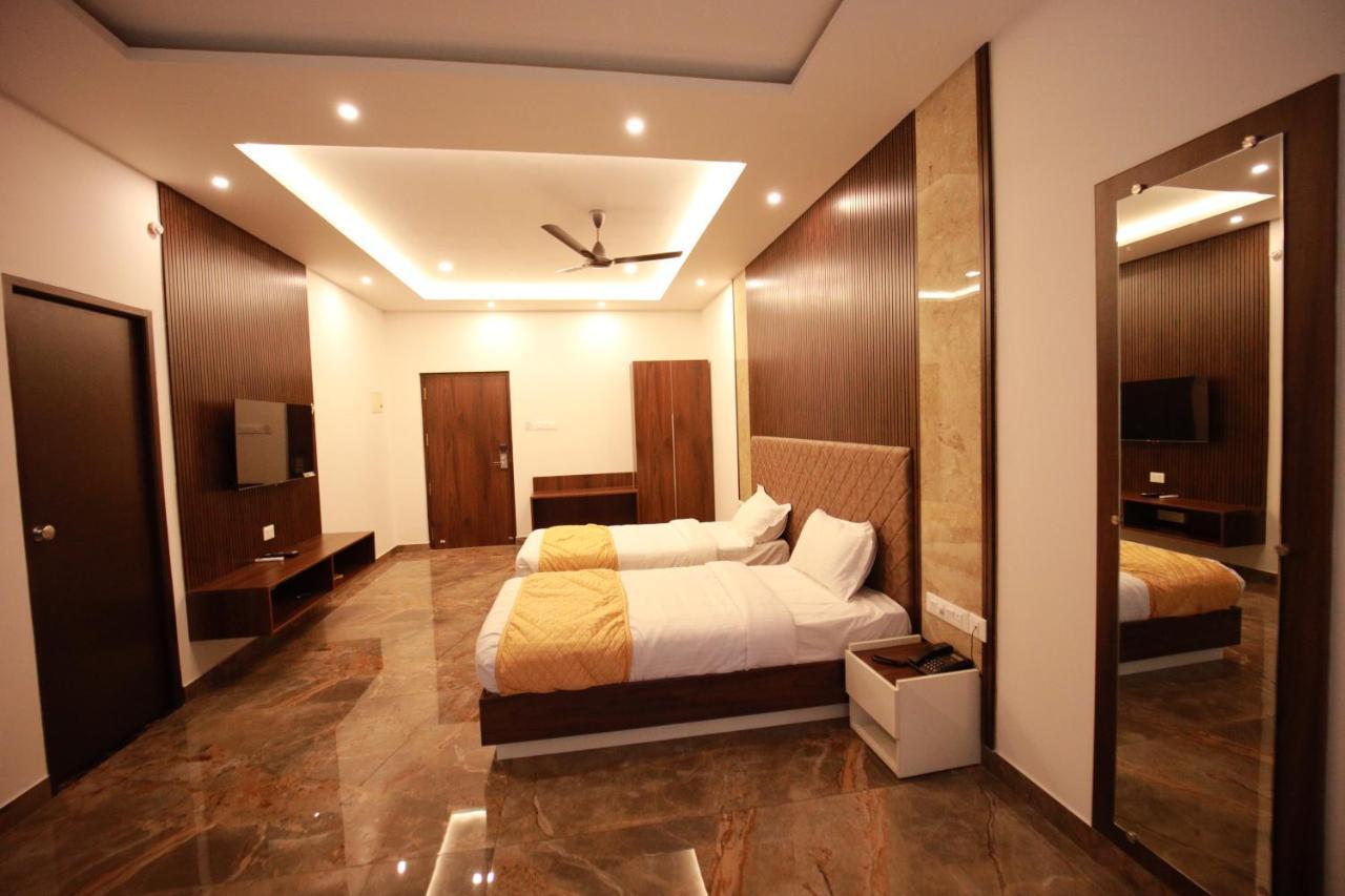 Bliss Regency Business Hotel Palakkad Buitenkant foto