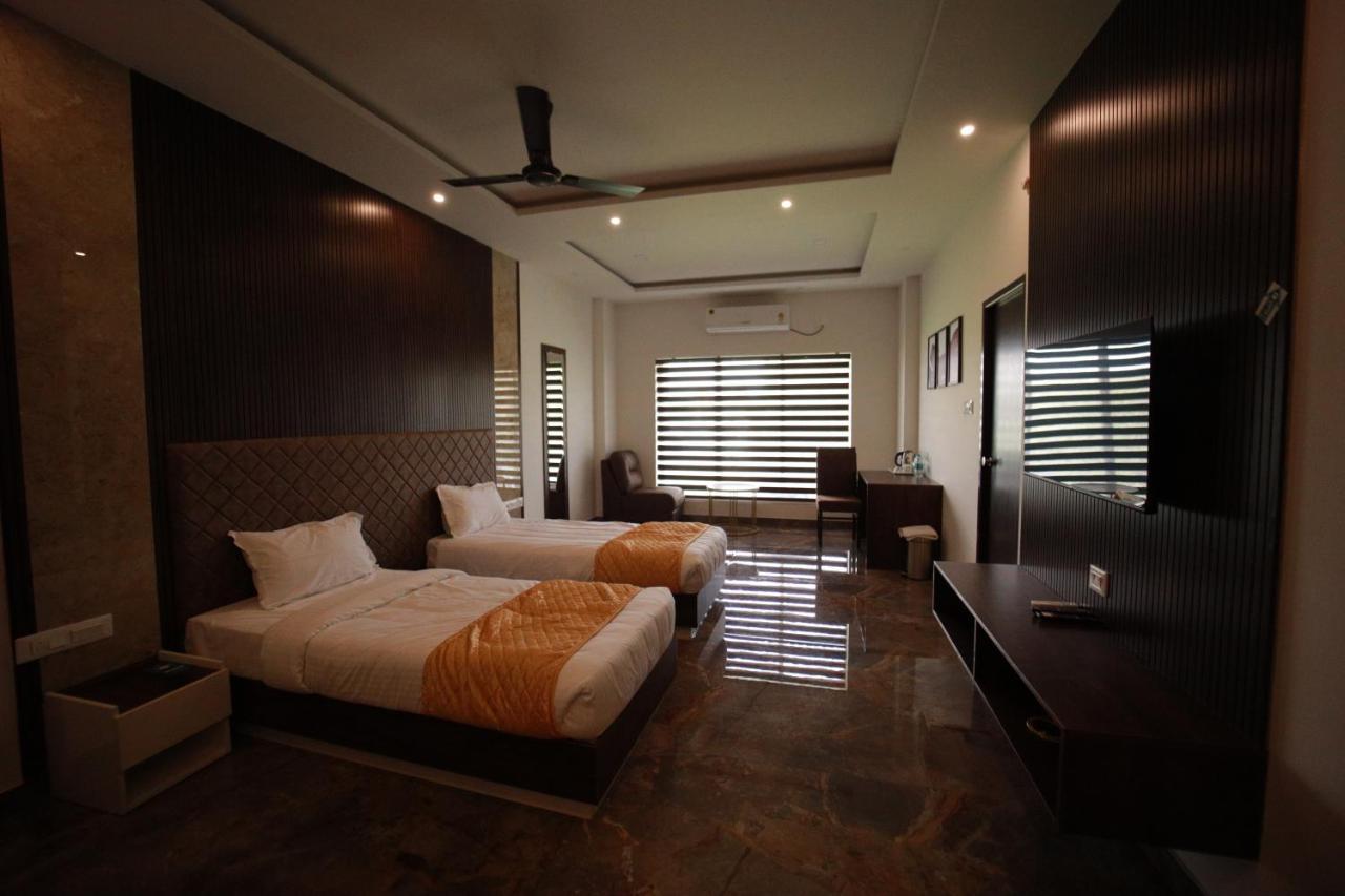 Bliss Regency Business Hotel Palakkad Buitenkant foto