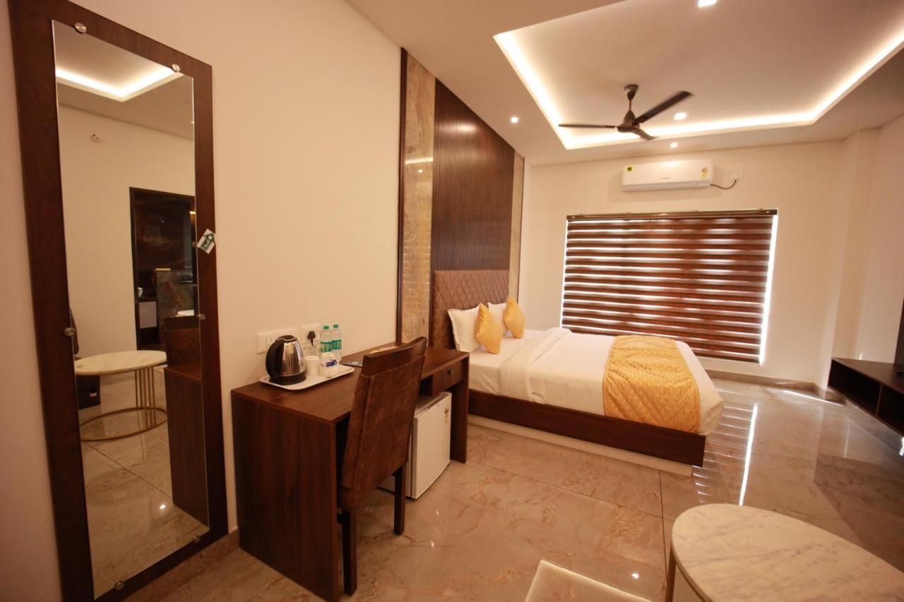 Bliss Regency Business Hotel Palakkad Buitenkant foto