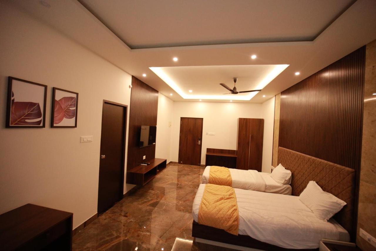 Bliss Regency Business Hotel Palakkad Buitenkant foto
