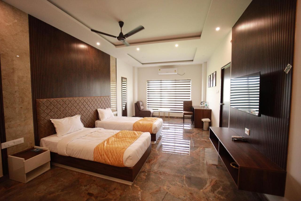 Bliss Regency Business Hotel Palakkad Buitenkant foto