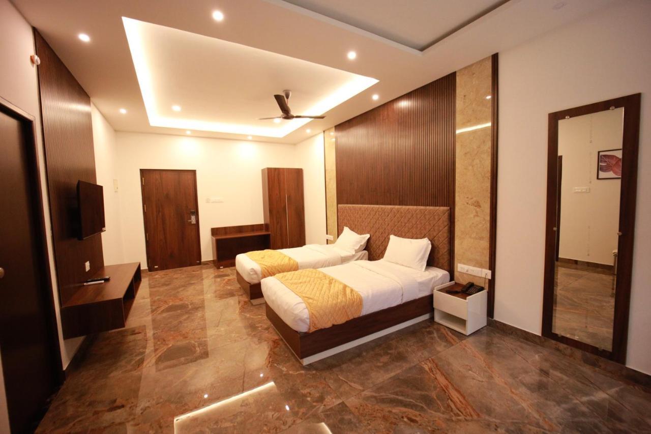 Bliss Regency Business Hotel Palakkad Buitenkant foto